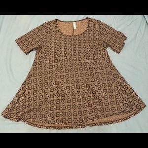 EUC Lularoe Medium Perfect Tee